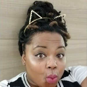 Meet your Posher, Jamikia